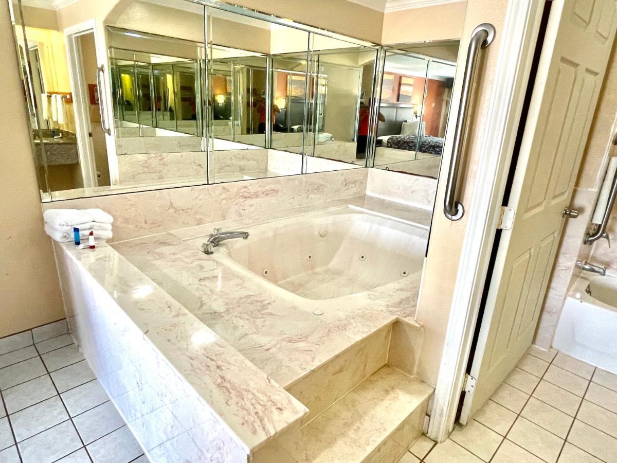 Luxury Inn Liberty Εξωτερικό φωτογραφία