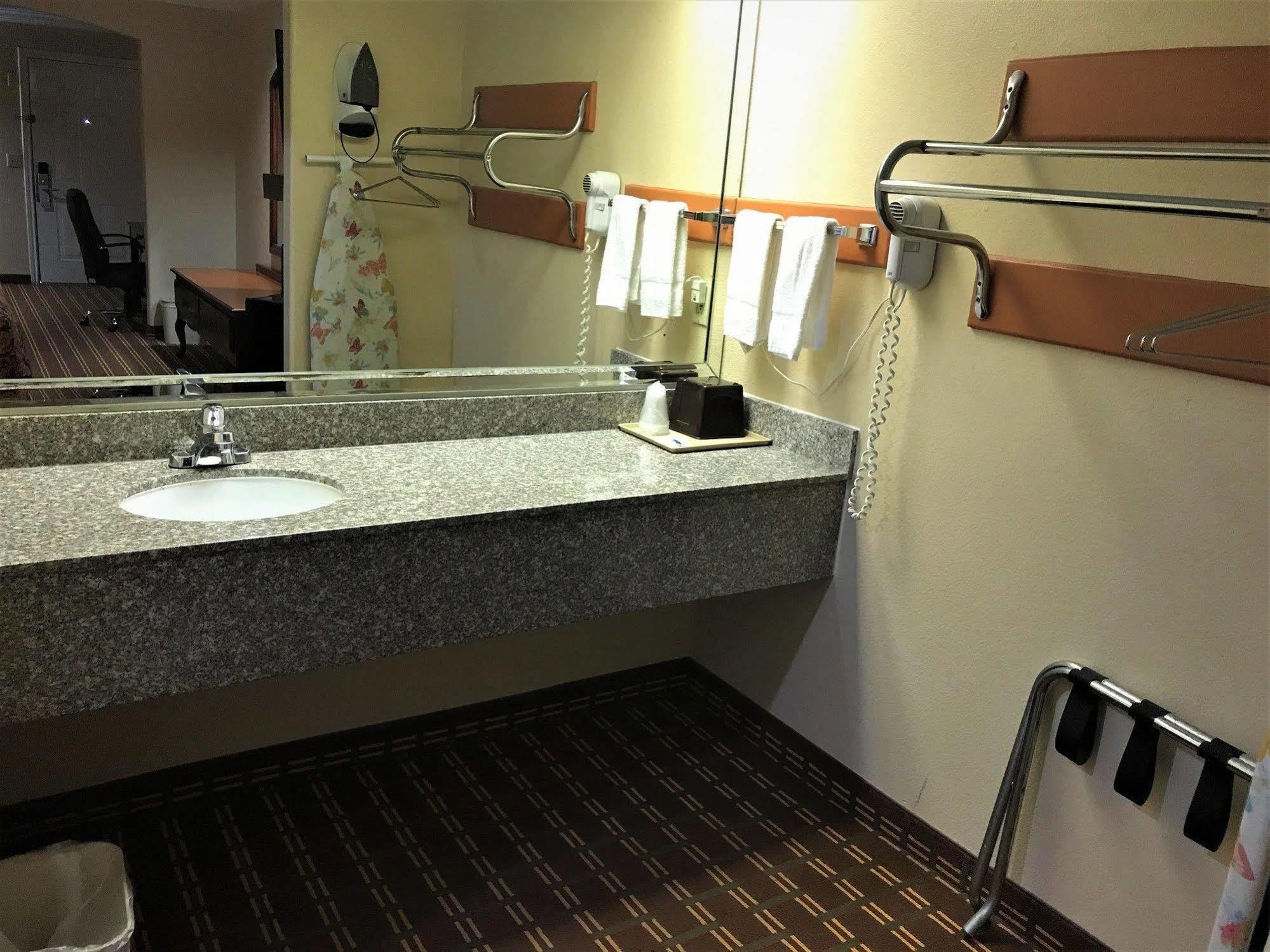 Luxury Inn Liberty Εξωτερικό φωτογραφία